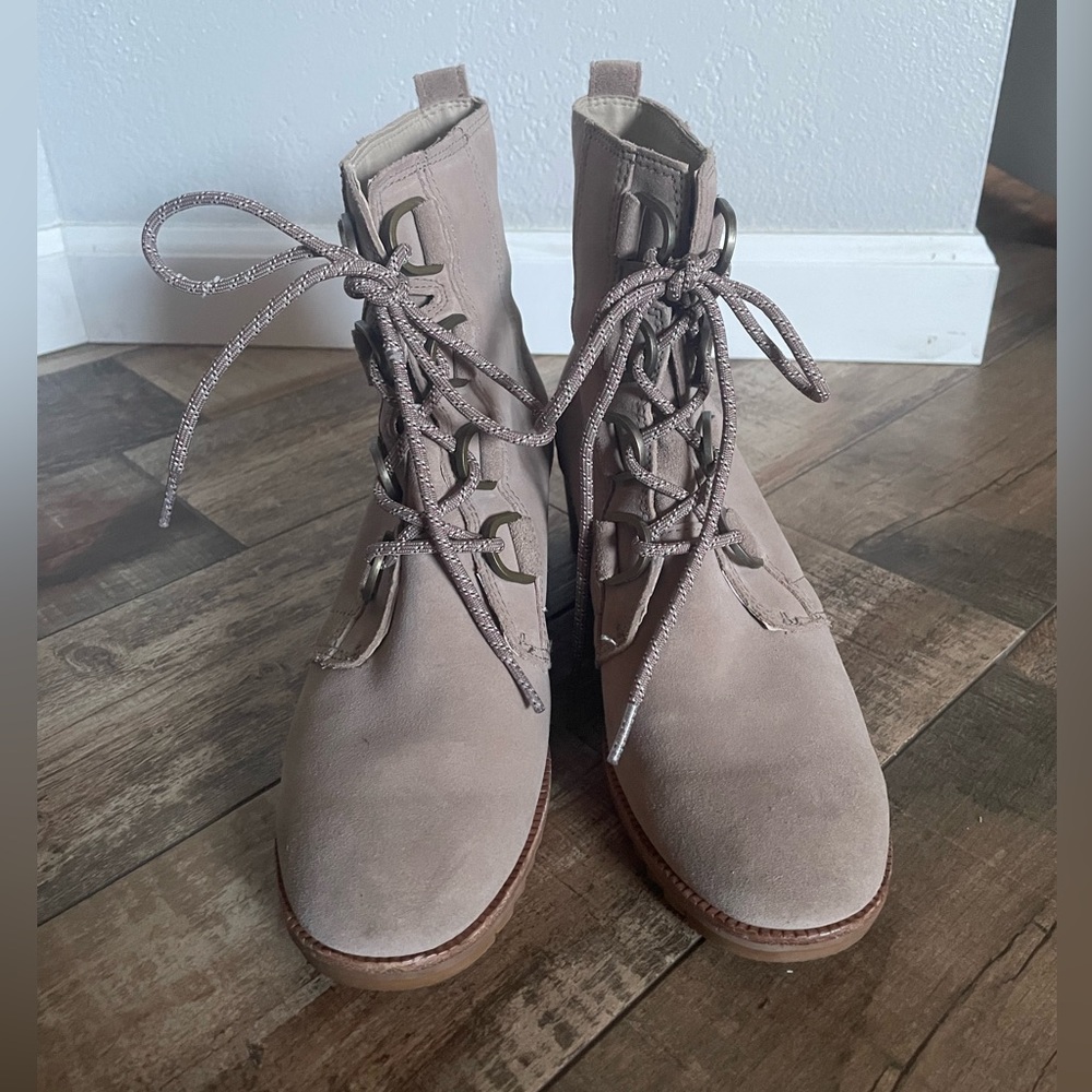 Sorel Women's Taupe Lace-Up Suede Ankle Boots